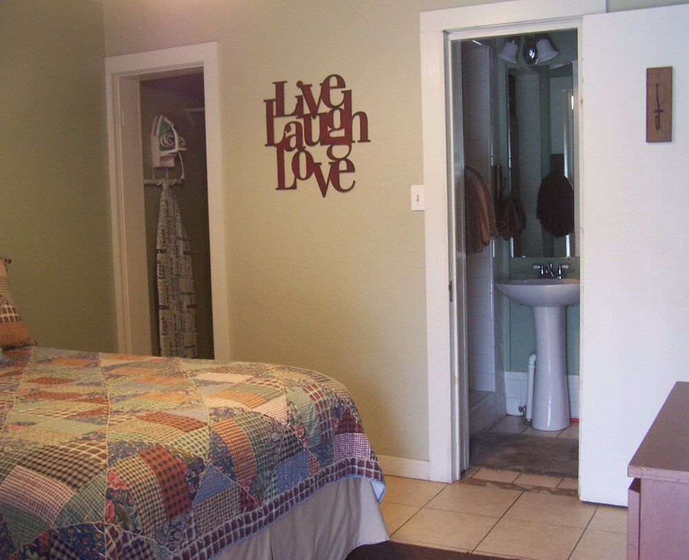 Blanco County Inn - photo 19