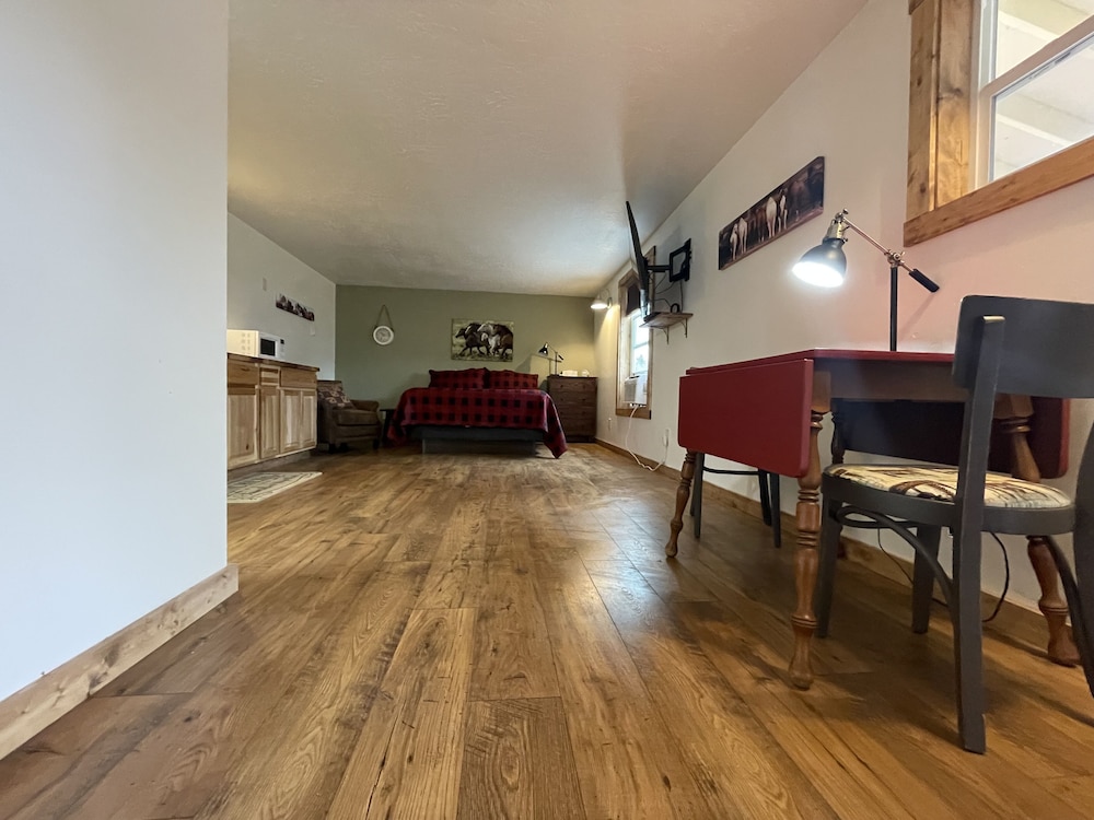 Travellers Rest Cabins and RV Park - photo 4