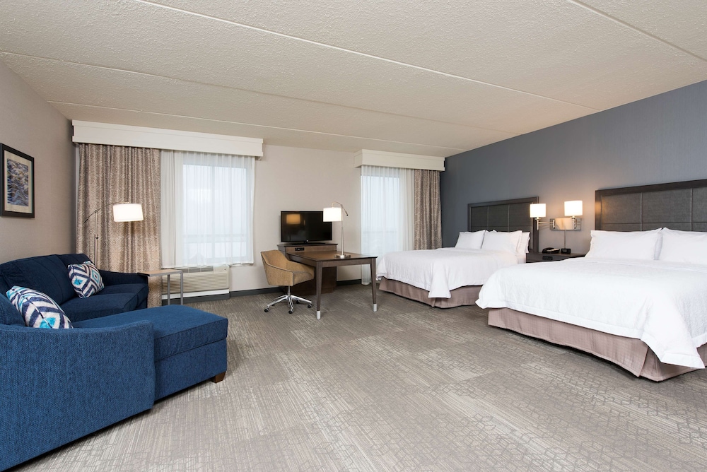 Hampton Inn & Suites Grand Rapids Downtown - photo 14