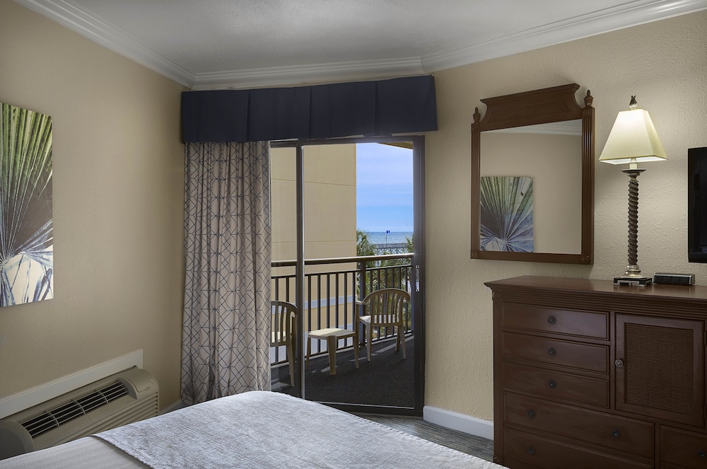 Holiday Pavilion Resort on the Boardwalk - photo 18