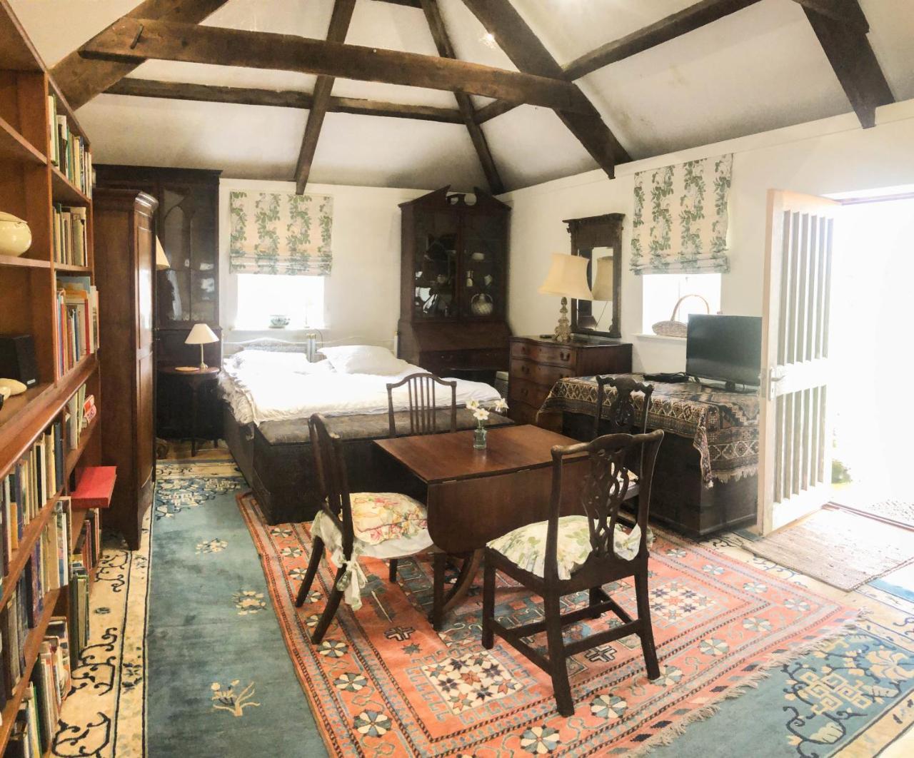 Ty Cambria — 4-Star Luxury Hotel in Carmarthen, United Kingdom