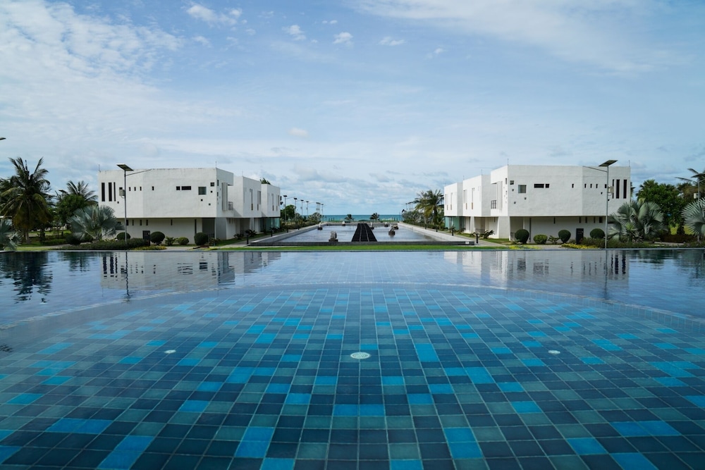 Serene Phla resort and restaurant in Ban Chang, Thailand