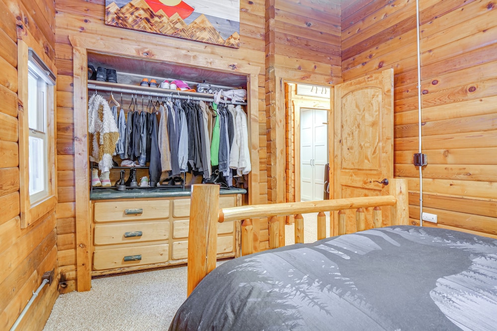 5 Mi to Breckenridge Ski Resort: Cozy Wood Cabin - photo 16