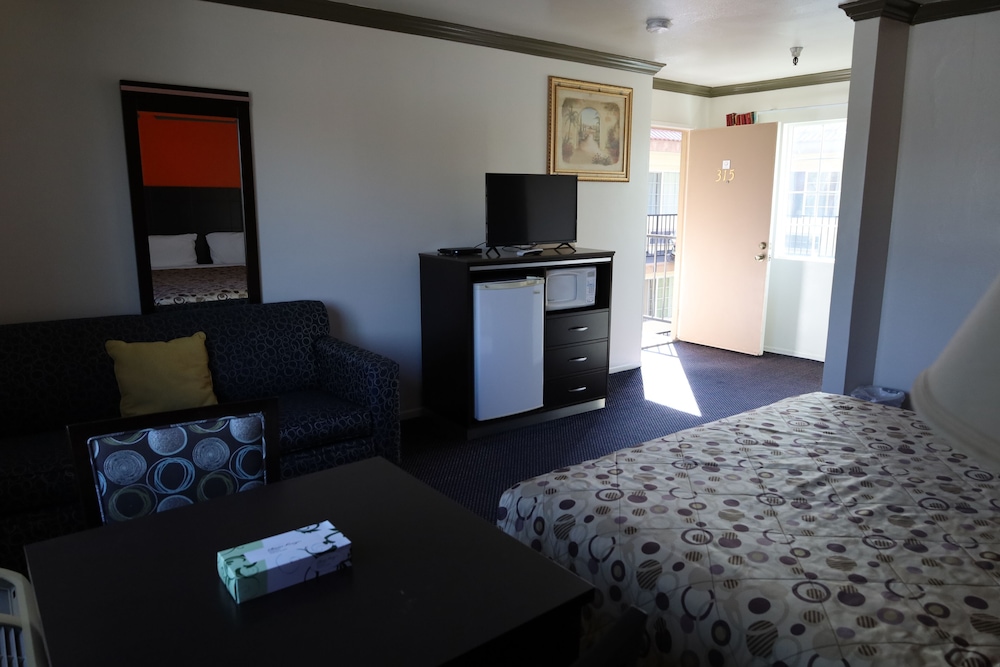Lambert Inn — Whittier — photo 3