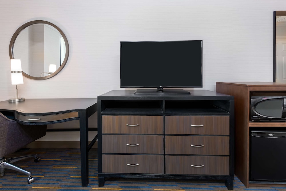 Hampton Inn & Suites Buffalo Downtown - photo 17