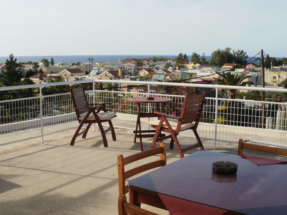 Agii Apostoli Studios - carbon neutral hotel in Chania