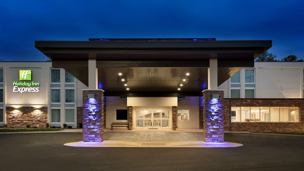 Holiday Inn Express Williamsbrg Busch Gardens Area by IHG - photo 46