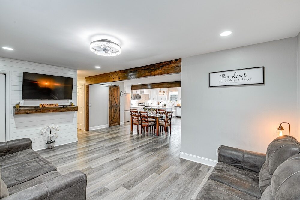 Family friendly Home w Yard: 27 Mi to Nashville