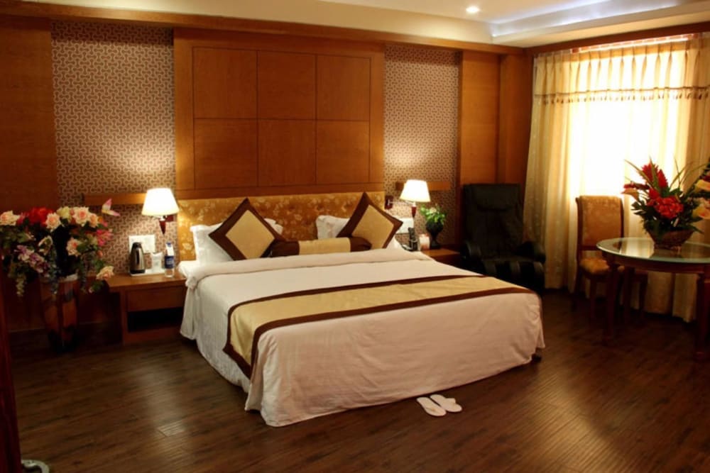 Hotel East Park in Bilaspur, India