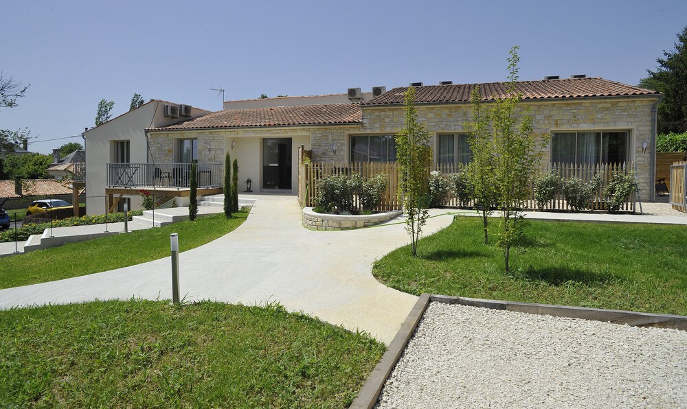 Clos Des Thermes A Jonzac — hotel in Jonzac