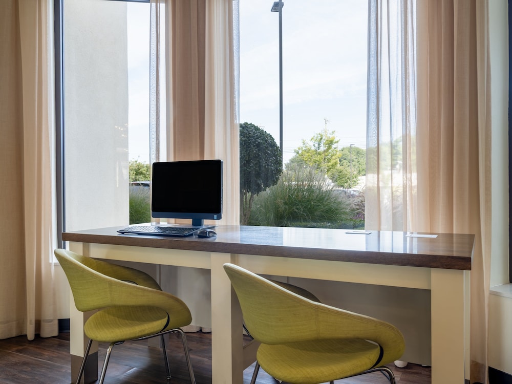 Holiday Inn Greensboro Coliseum by IHG - photo 17