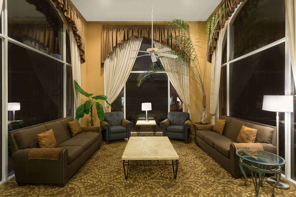 Days Inn by Wyndham Bullhead City - photo 4