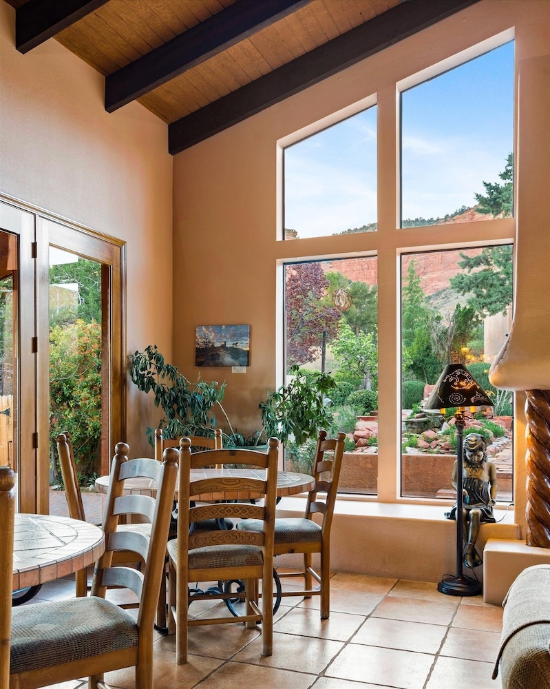 Adobe Village Southwest 1 Bedroom Apart Hotel by RedAwning - photo 11
