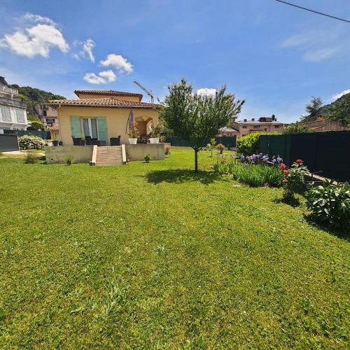 Le flamand — hotel in Tourrette-Levens