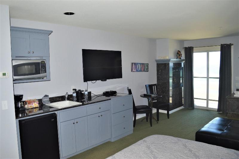Starfish Manor Oceanfront Hotel - photo 31