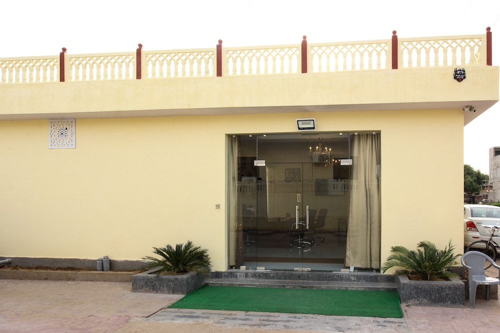 OYO 17070 Vrindavan Resort - last minute hotel in Jaipur