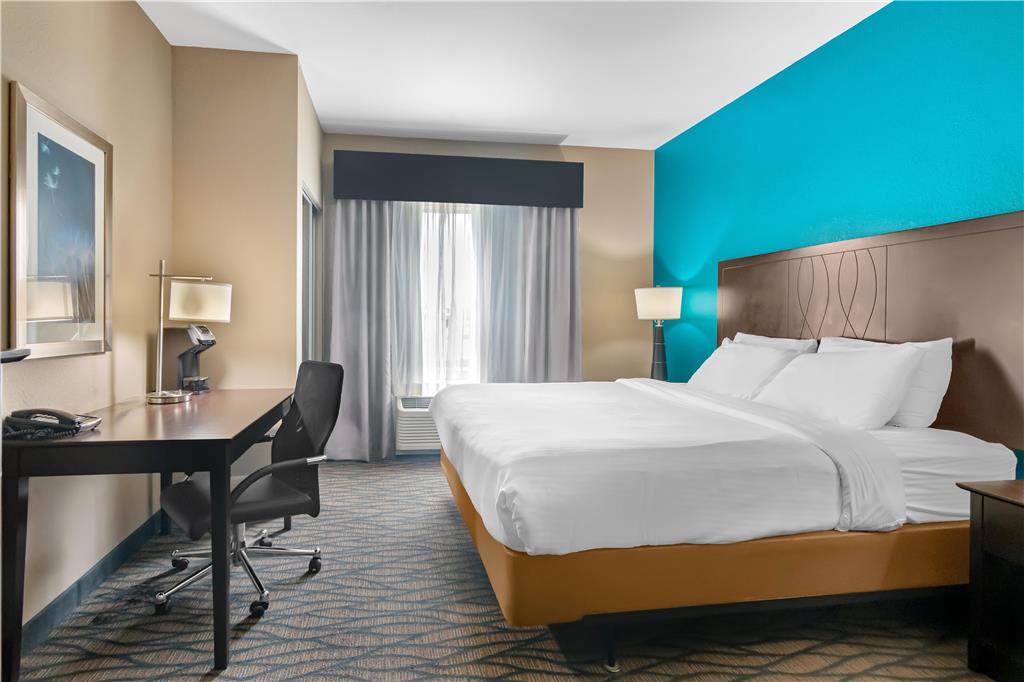 Best Western Plus Hiawatha Hotel - photo 22
