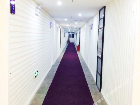 Kaisheng Holiday Hotel — hotel in Biyang
