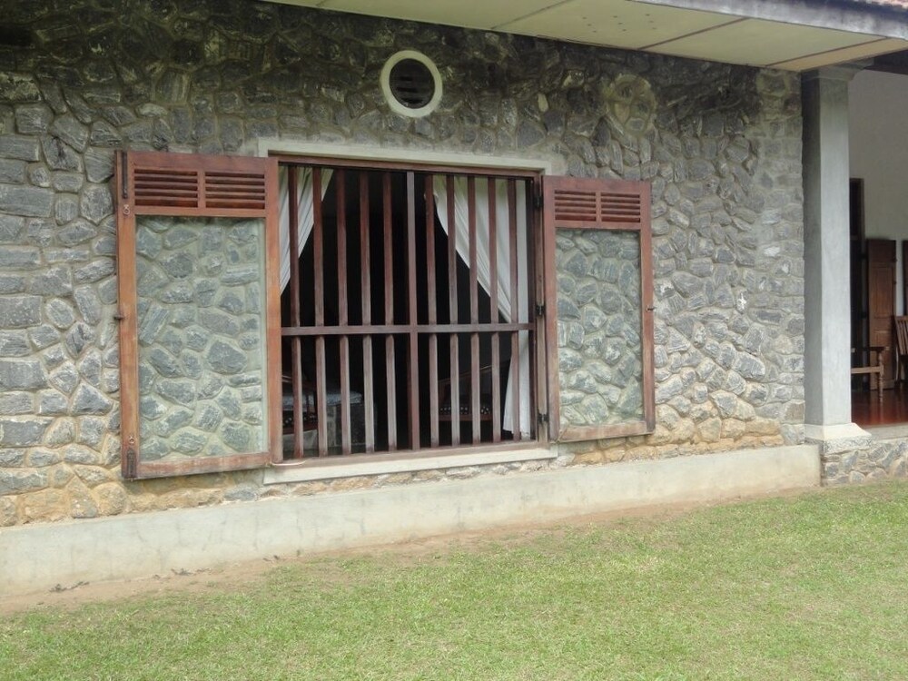 Serendip Stone Hotel and Bungalow — hotel in Kandy