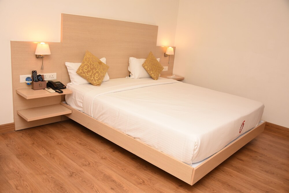 Grey Suit Chamiers - carbon neutral hotel in Chennai