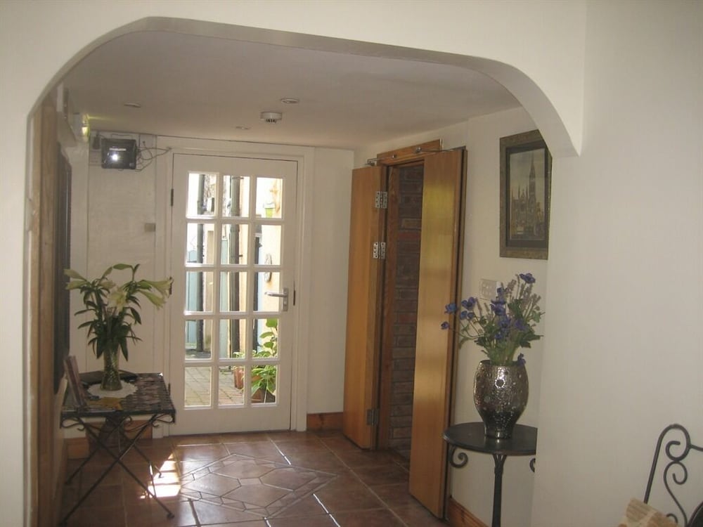 Ashleigh House Bed & Breakfast