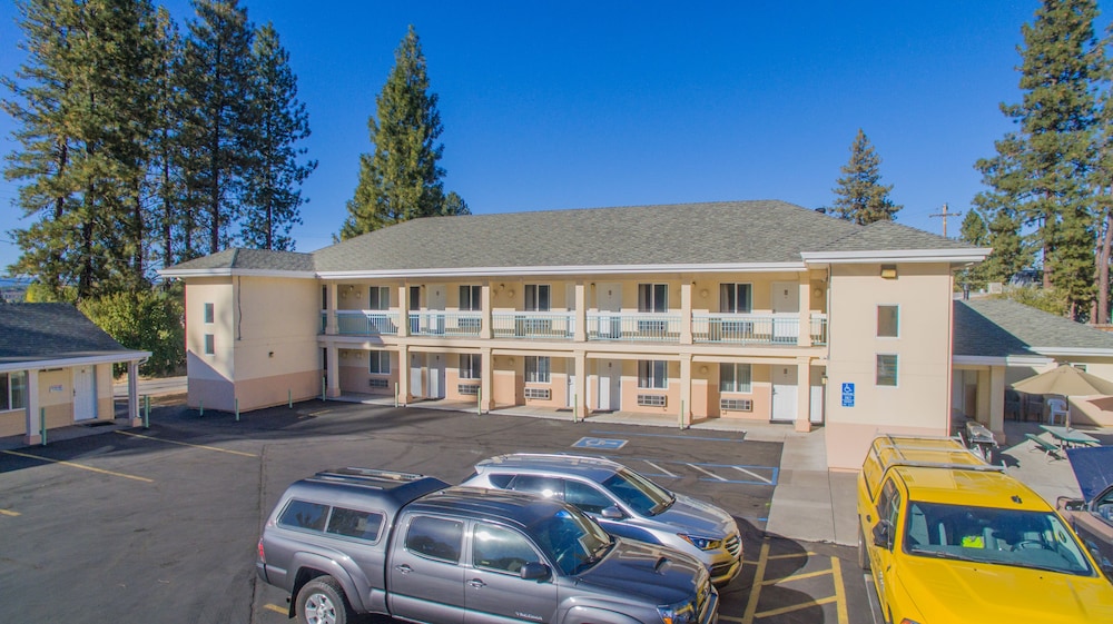 Shasta Pines Motel & Suites - photo 51