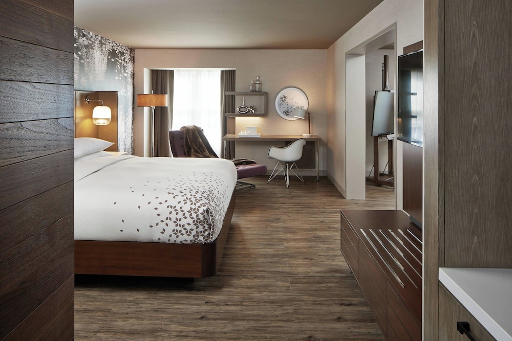 The Del Monte Lodge Renaissance Rochester Hotel & Spa - photo 21