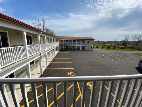 Stay Inn and Suites - photo 29