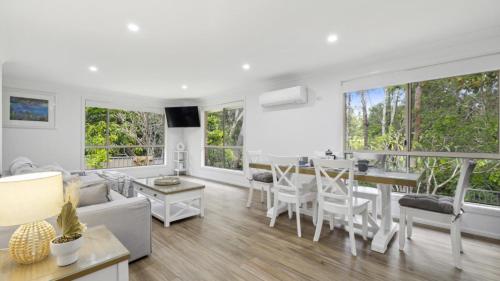 Boronia Oasis Tranquil Oasis By The Creek Sleeps 4 in Sawtell, Australia