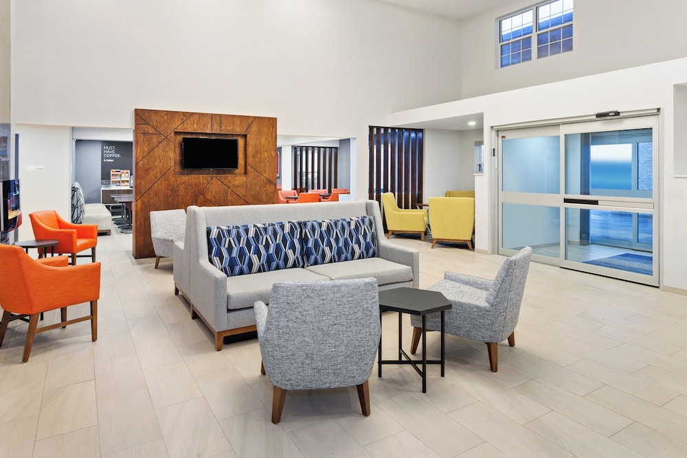Holiday Inn Express & Suites Port Washington by IHG - photo 66