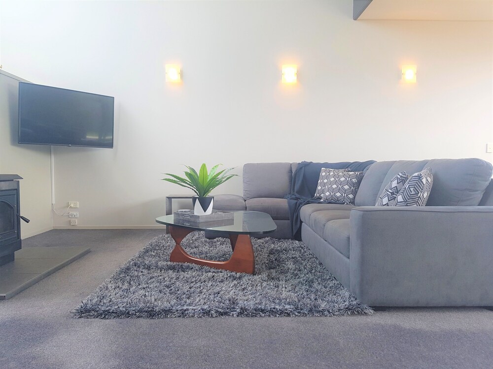 Close To The Lake — 4-Star Luxury Hotel in Taupo, New Zealand