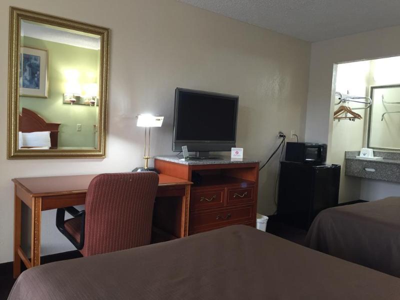 Americas Best Value Inn Airport South - photo 9