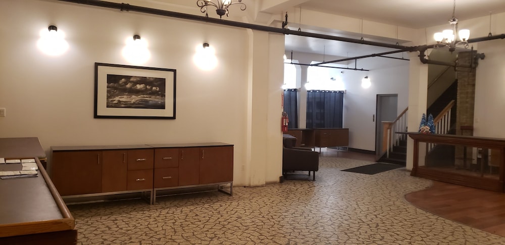 Kenricia Hotel — Kenora — photo 2