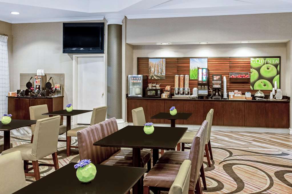La Quinta Inn & Suites by Wyndham Birmingham Hoover - photo 53