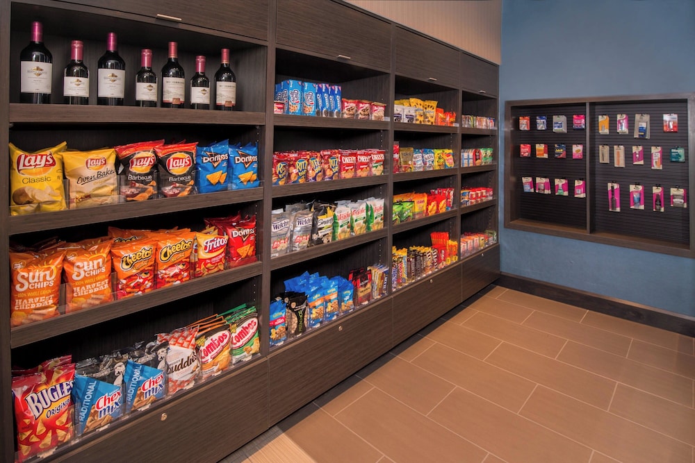 TownePlace Suites by Marriott Altoona - photo 22