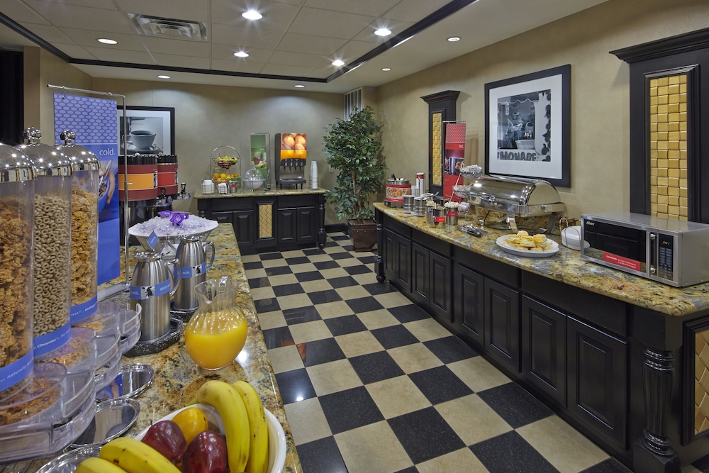 Hampton Inn & Suites Decatur - photo 37