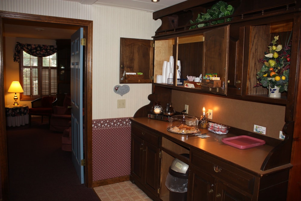Smoketown Inn - photo 19