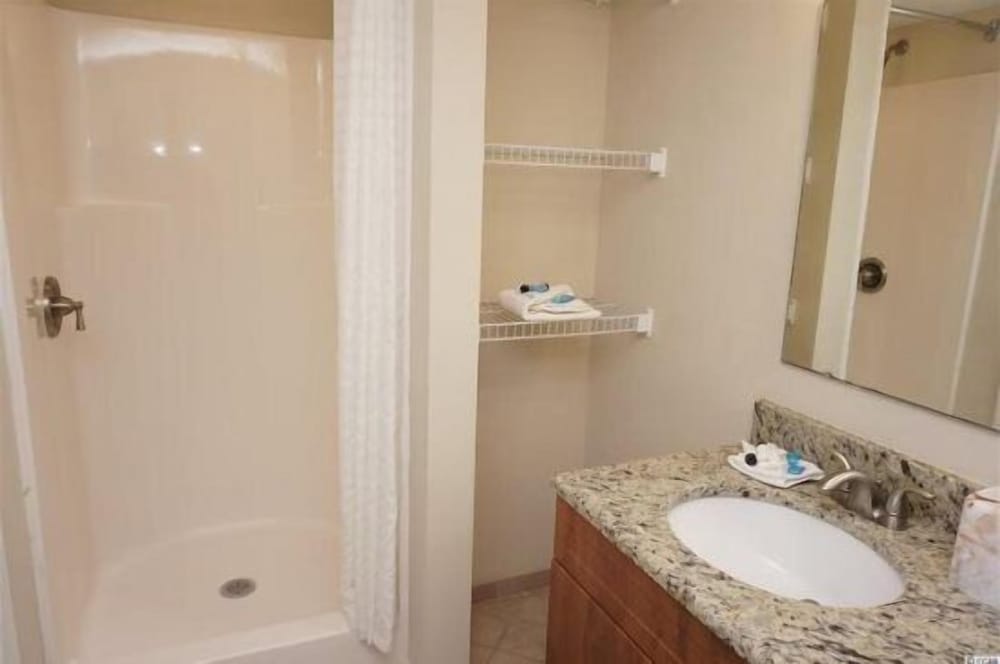 Towers On The Grove Condo - photo 12