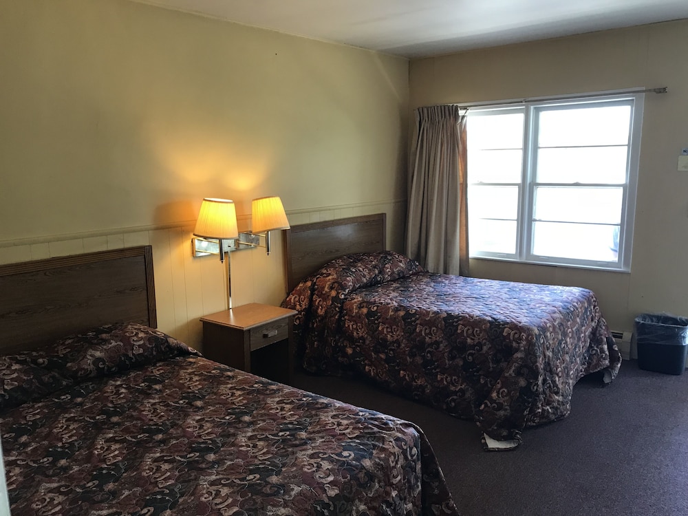 Crest Motel - photo 4