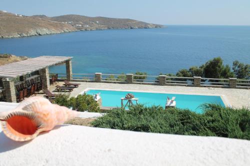 En Plo - carbon neutral hotel in Tinos