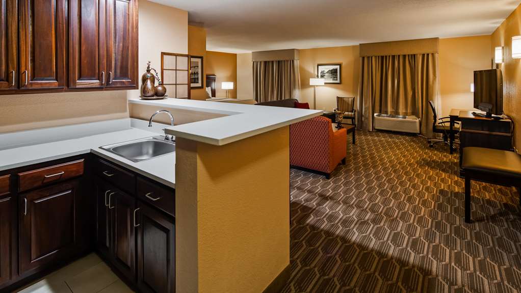 Best Western Granbury Inn & Suites - photo 23
