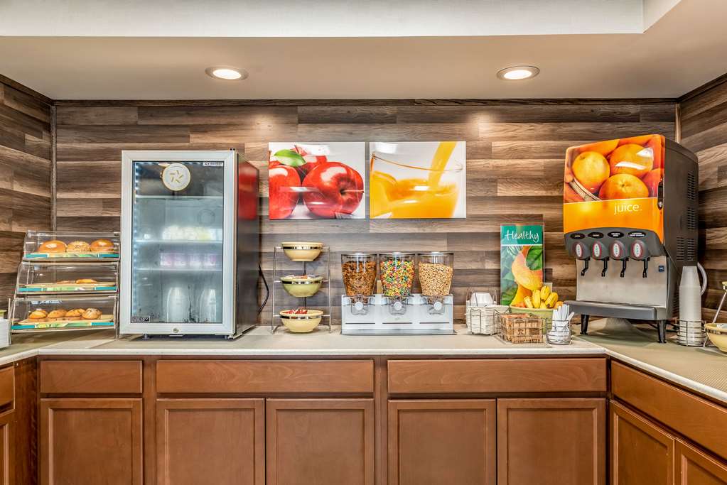 Quality Inn Bucyrus North - photo 25