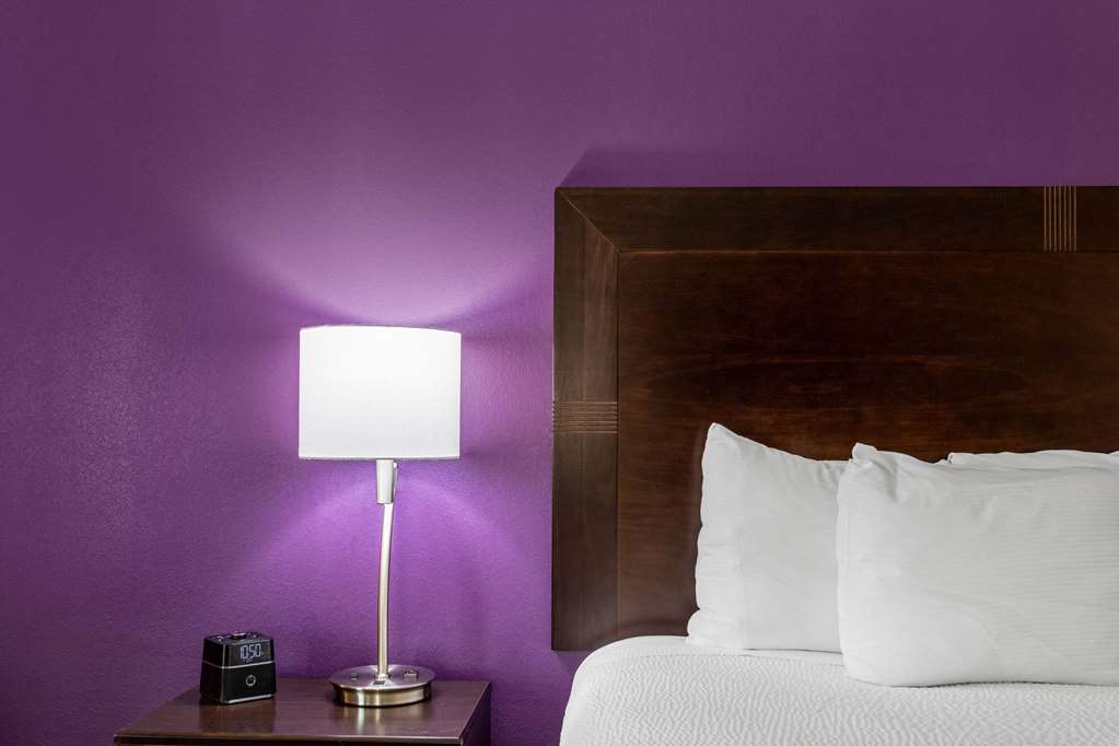 La Quinta Inn & Suites by Wyndham Huntsville Airport Madison - photo 14