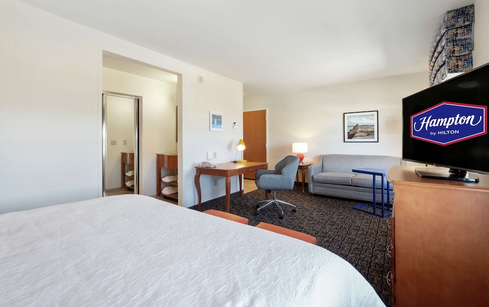 Hampton Inn & Suites Rockland - photo 20