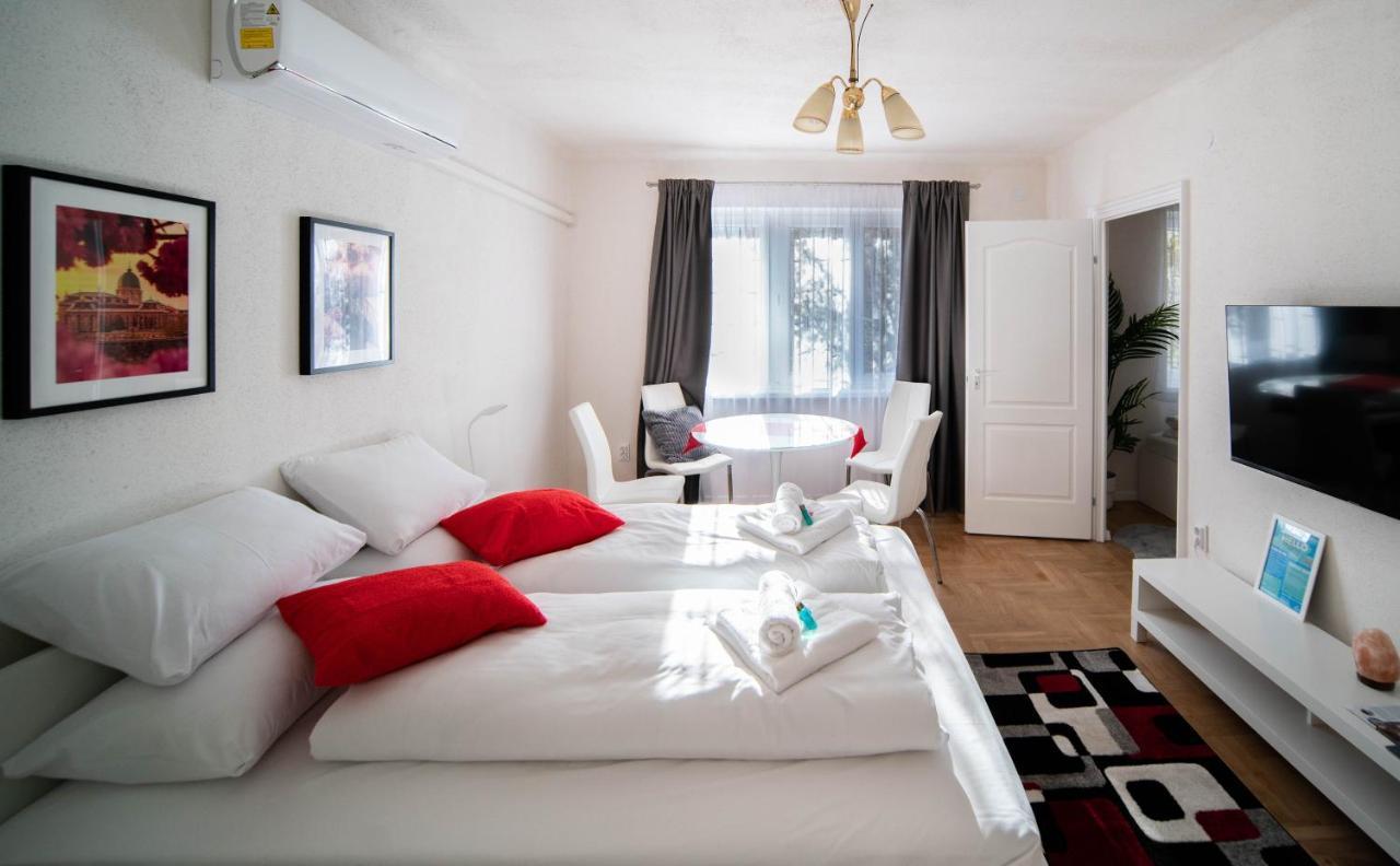 Free Parking Riverwalk Home 4 ppl Wi Fi AC TV — 4-Star Luxury Hotel in Budapest, Hungary