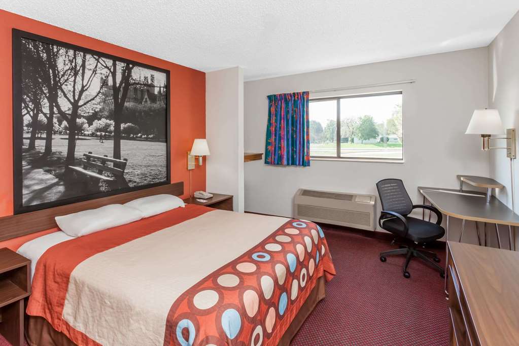 Super 8 by Wyndham Washington Peoria Area - photo 3