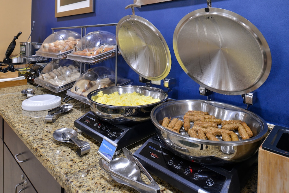 Fairfield Inn & Suites by Marriott Gulfport - photo 33