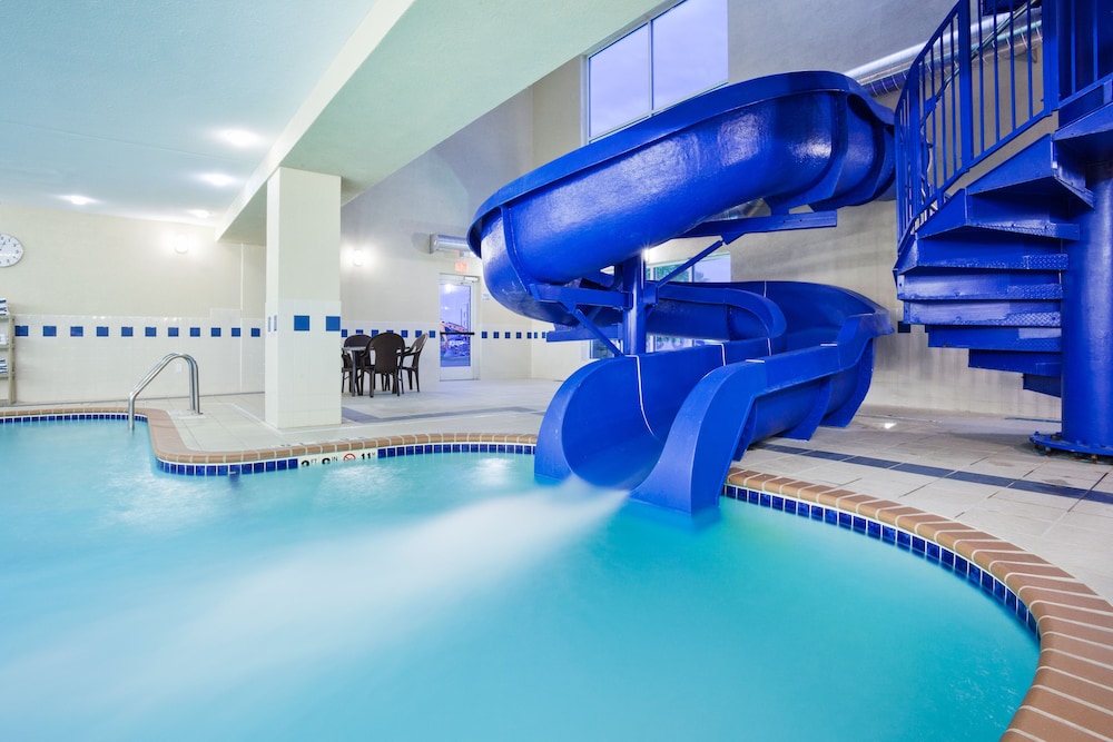 Holiday Inn Express Hotel & Suites Dickinson by IHG - photo 22