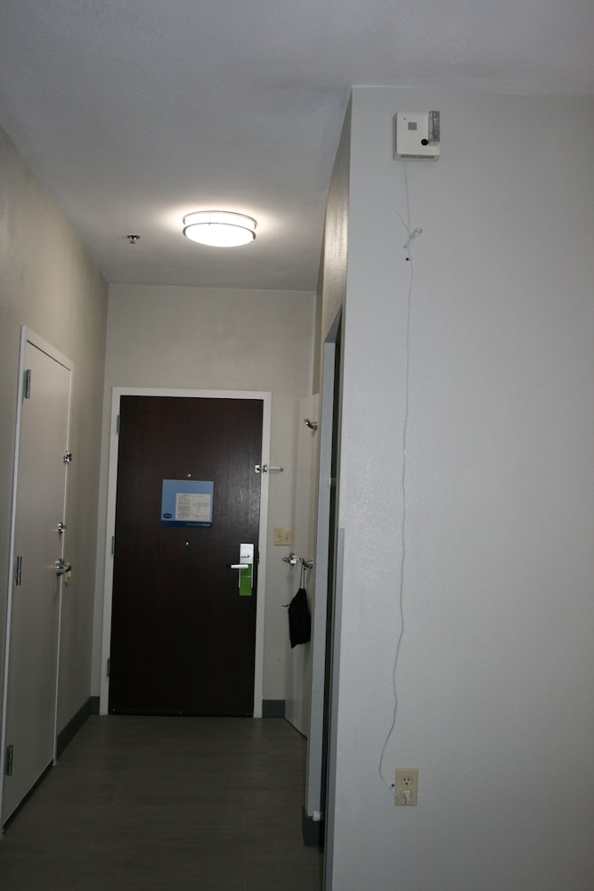 Hampton Inn Clarion - photo 18