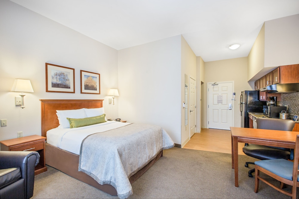 Candlewood Suites Pittsburgh Cranberry by IHG - photo 7